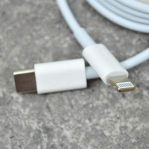 «Кабель для мобильных устройств Energy ET-34 USB-С/Lightning (для продукции Apple), 1м, 20Вт, белый» - фото 1